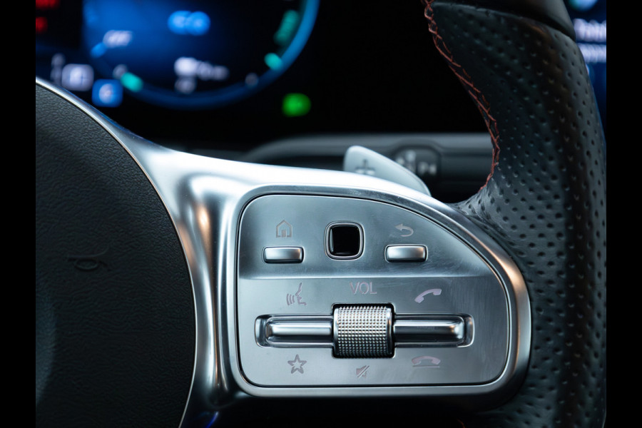 Mercedes-Benz B-Klasse 250 e AMG Line | Elec. Trekhaak | Elec. achterklep | Cruise | Camera | Stoelverwarming | Navigatie | App. connect | Sfeerverlichting