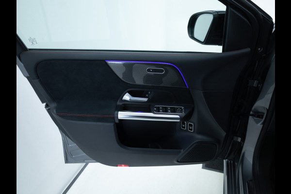 Mercedes-Benz B-Klasse 250 e AMG Line | Elec. Trekhaak | Elec. achterklep | Cruise | Camera | Stoelverwarming | Navigatie | App. connect | Sfeerverlichting