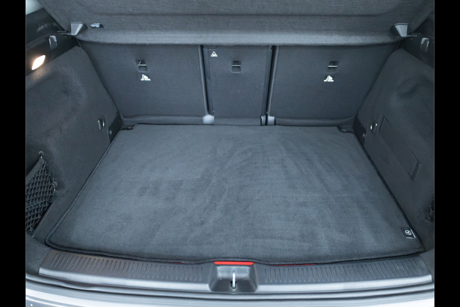Mercedes-Benz B-Klasse 250 e AMG Line | Elec. Trekhaak | Elec. achterklep | Cruise | Camera | Stoelverwarming | Navigatie | App. connect | Sfeerverlichting