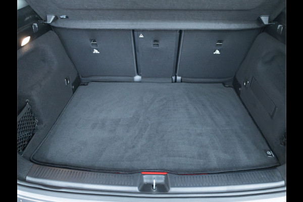 Mercedes-Benz B-Klasse 250 e AMG Line | Elec. Trekhaak | Elec. achterklep | Cruise | Camera | Stoelverwarming | Navigatie | App. connect | Sfeerverlichting