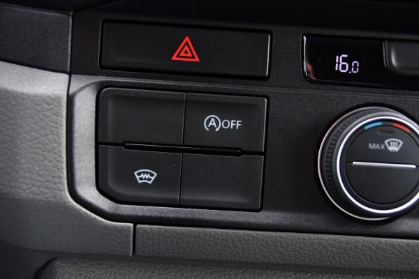 Volkswagen Crafter 35 2.0 TDI L3H2 DC Highline PB Edition Camera, Caplay, LED, 177pk, 2 x Schuifdeur, Clima, Multimedia, Voorruit verwarming, Automaat, Uniek!