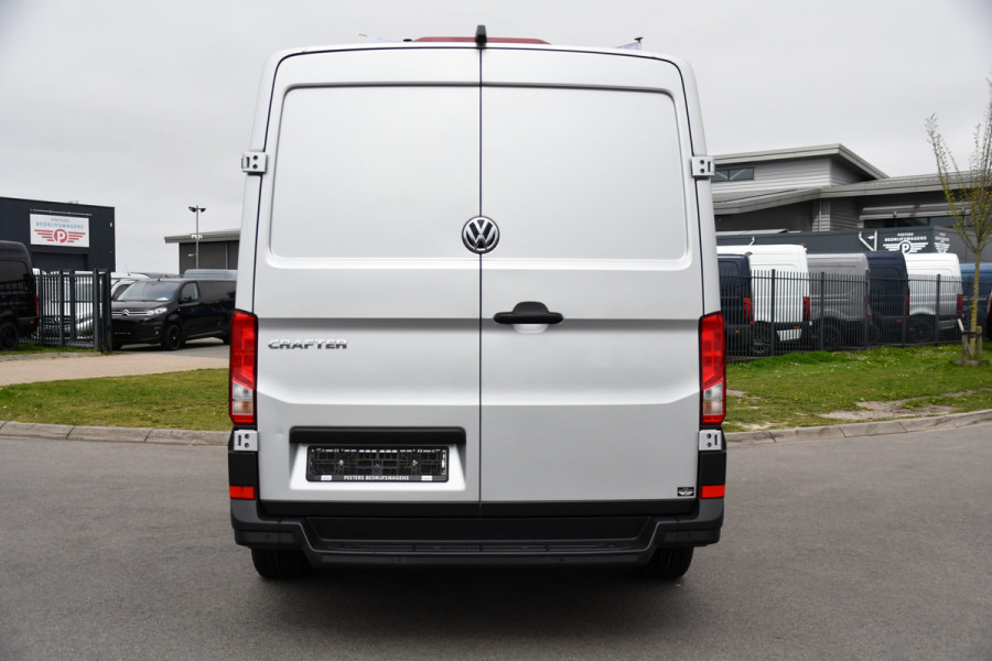 Volkswagen Crafter 35 2.0 TDI L3H2 DC Highline PB Edition Camera, Caplay, LED, 177pk, 2 x Schuifdeur, Clima, Multimedia, Voorruit verwarming, Automaat, Uniek!