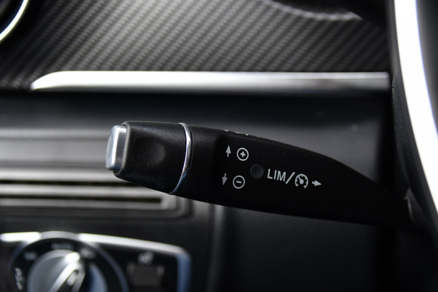 Mercedes-Benz V-Klasse 300d AMG Black Edition Camera, Cruise, Carplay, LED, 2 x Schuifdeur, 237pk, Automaat, Leder, Automaat, Multimedia, Stoelverwarming, Uniek!
