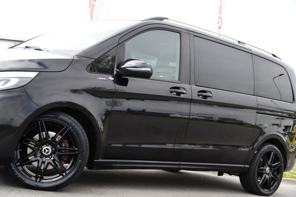 Mercedes-Benz V-Klasse 300d AMG Black Edition Camera, Cruise, Carplay, LED, 2 x Schuifdeur, 237pk, Automaat, Leder, Automaat, Multimedia, Stoelverwarming, Uniek!