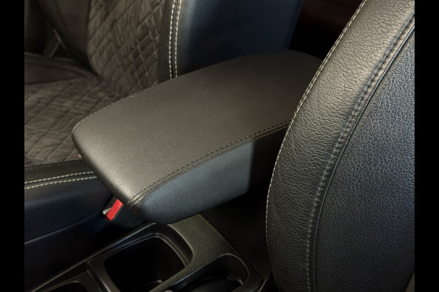 Suzuki Vitara 1.4 Boosterjet AllGrip Comfort | Trekhaak | Pano | 17" | Carplay | Camera | ACC | Dodehoek | Stoelverwarming | 100% onderhouden!