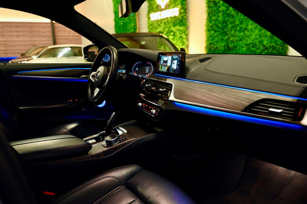 BMW 5 Serie Touring 530i Luxury Line Individual - Bowers & Wilkins - ACC - Nappaleder - Keyless - HUD - Panoramadak