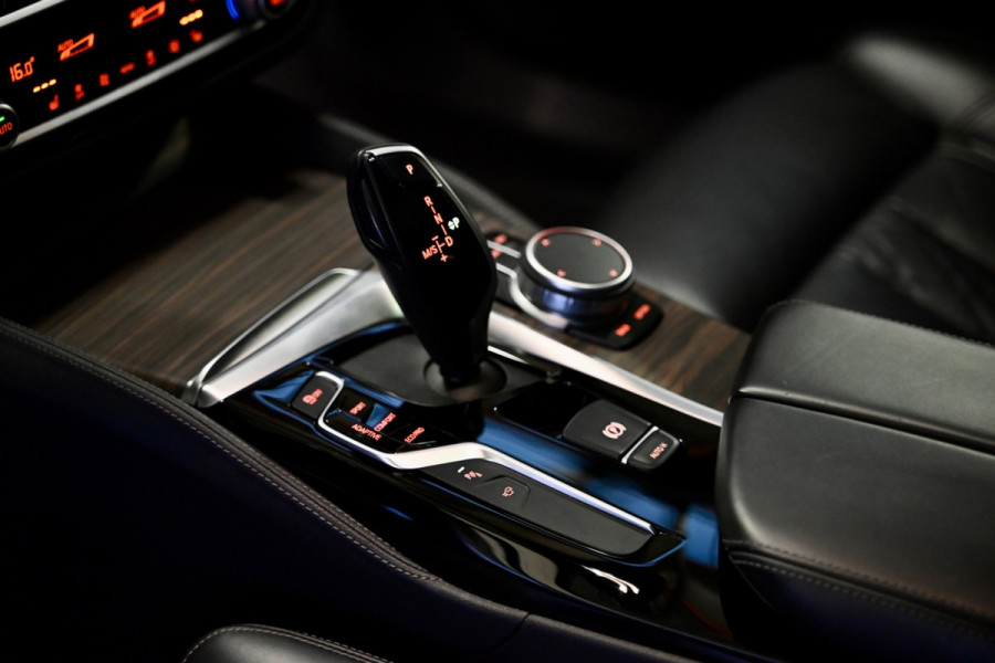 BMW 5 Serie Touring 530i Luxury Line Individual - Bowers & Wilkins - ACC - Nappaleder - Keyless - HUD - Panoramadak