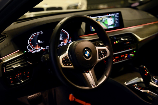 BMW 5 Serie Touring 530i Luxury Line Individual - Bowers & Wilkins - ACC - Nappaleder - Keyless - HUD - Panoramadak