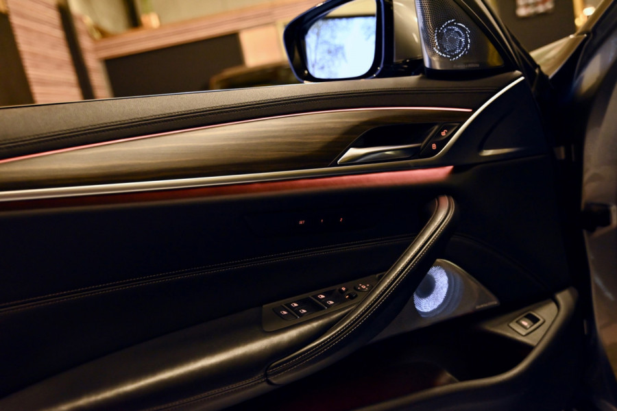 BMW 5 Serie Touring 530i Luxury Line Individual - Bowers & Wilkins - ACC - Nappaleder - Keyless - HUD - Panoramadak