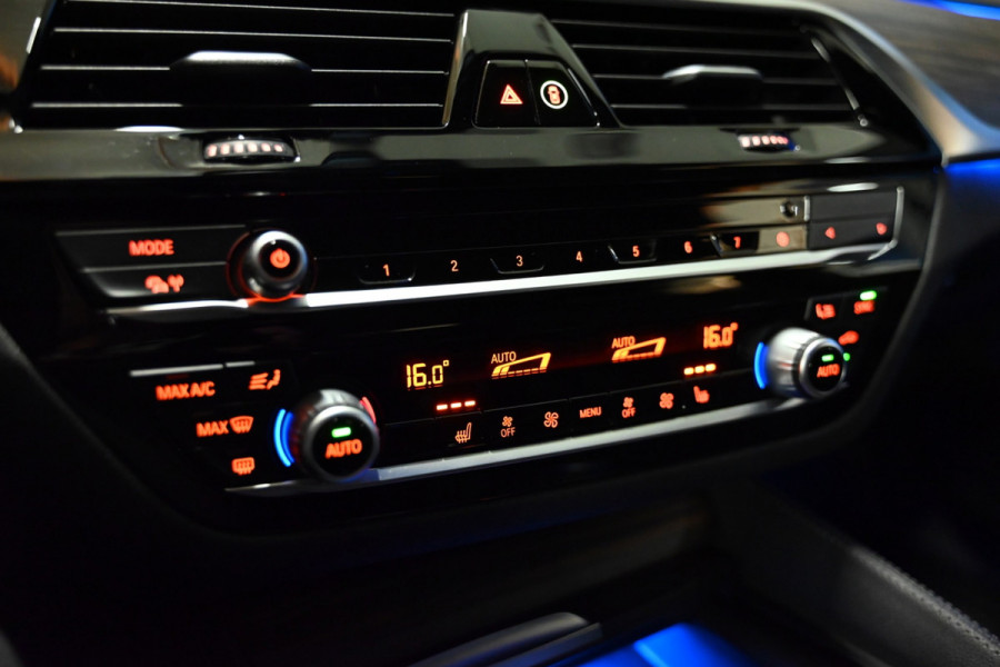 BMW 5 Serie Touring 530i Luxury Line Individual - Bowers & Wilkins - ACC - Nappaleder - Keyless - HUD - Panoramadak