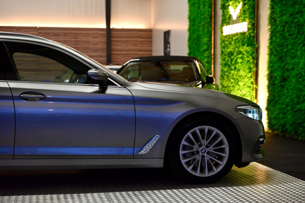 BMW 5 Serie Touring 530i Luxury Line Individual - Bowers & Wilkins - ACC - Nappaleder - Keyless - HUD - Panoramadak
