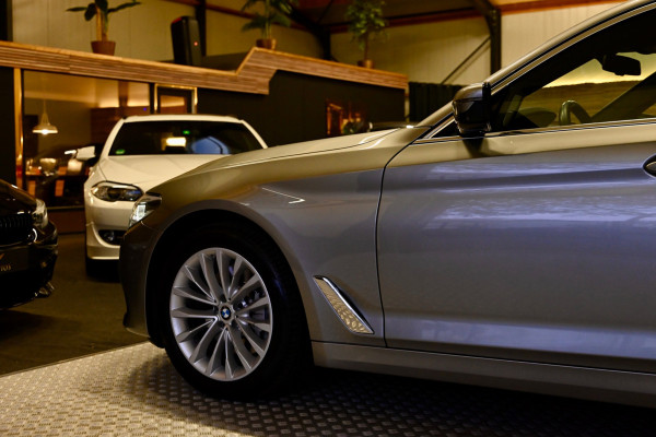 BMW 5 Serie Touring 530i Luxury Line Individual - Bowers & Wilkins - ACC - Nappaleder - Keyless - HUD - Panoramadak