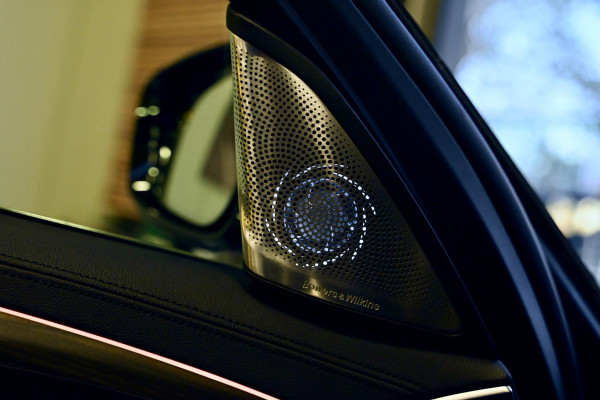 BMW 5 Serie Touring 530i Luxury Line Individual - Bowers & Wilkins - ACC - Nappaleder - Keyless - HUD - Panoramadak