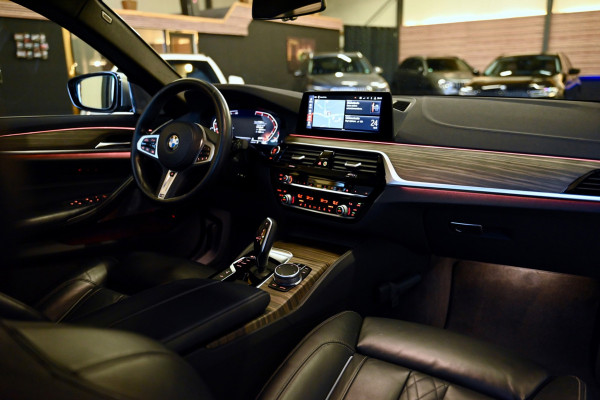 BMW 5 Serie Touring 530i Luxury Line Individual - Bowers & Wilkins - ACC - Nappaleder - Keyless - HUD - Panoramadak