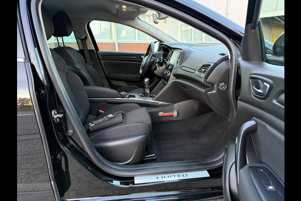 Renault Mégane Estate 1.3 TCe LIMITED 2019 NAVI VOL-LED CARPLAY NAP CLIMA