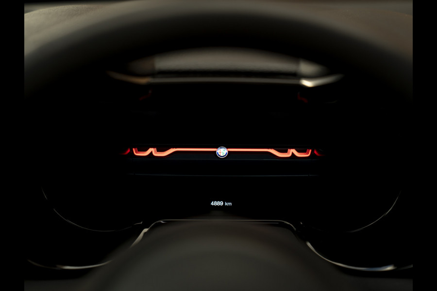 Alfa Romeo Tonale 1.3T PHEV 280pk Veloce | Full option | Pano-dak | Stoelventilatie | Harman/Kardon