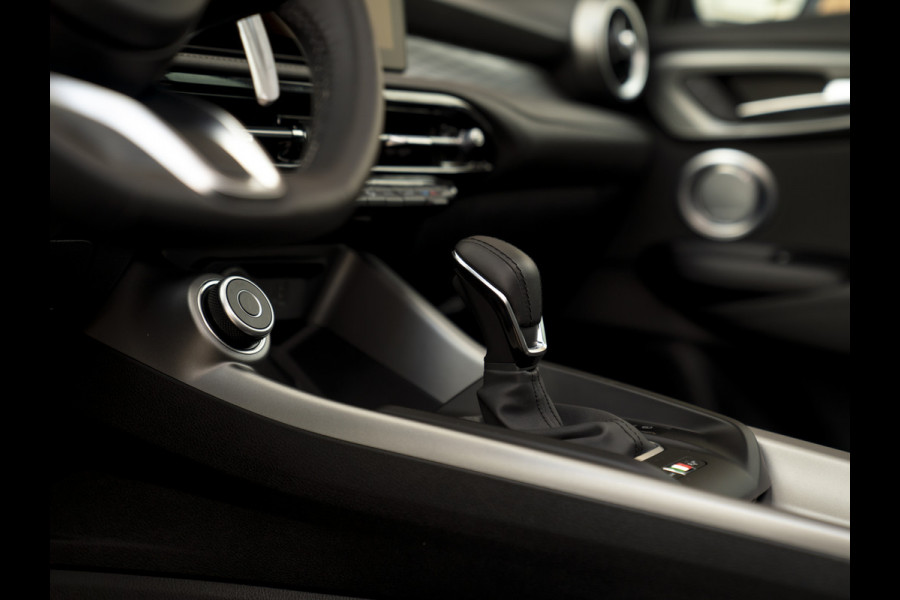 Alfa Romeo Tonale 1.3T PHEV 280pk Veloce | Full option | Pano-dak | Stoelventilatie | Harman/Kardon