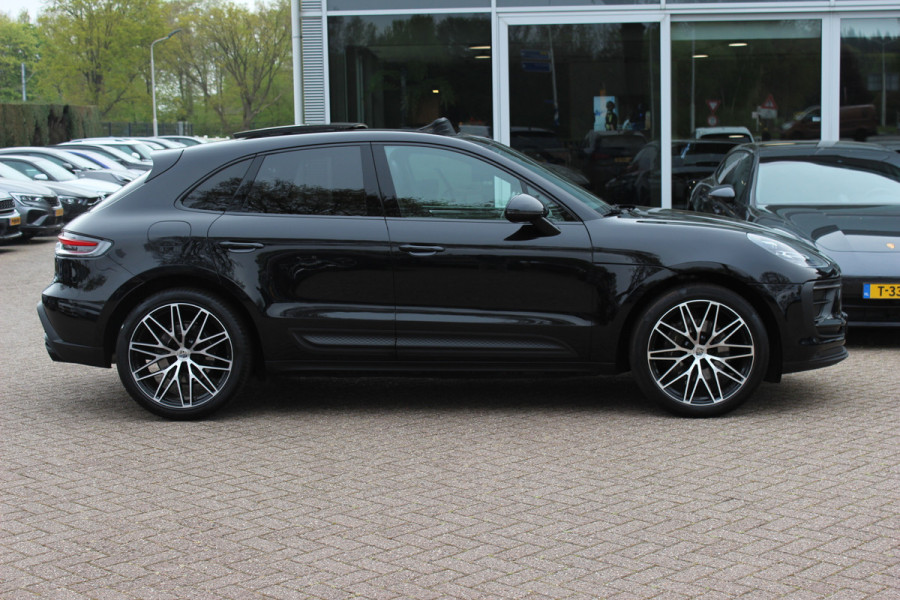 Porsche Macan 2.0 / Panoramadak / Camera / Carbon intr. / Matrix LED / Leder / 21'' / Sportchrono / Bose / CarPlay / Stoelventilatie+Verwarming / Stuurverwarming / Dodehoek / DAB / ACC
