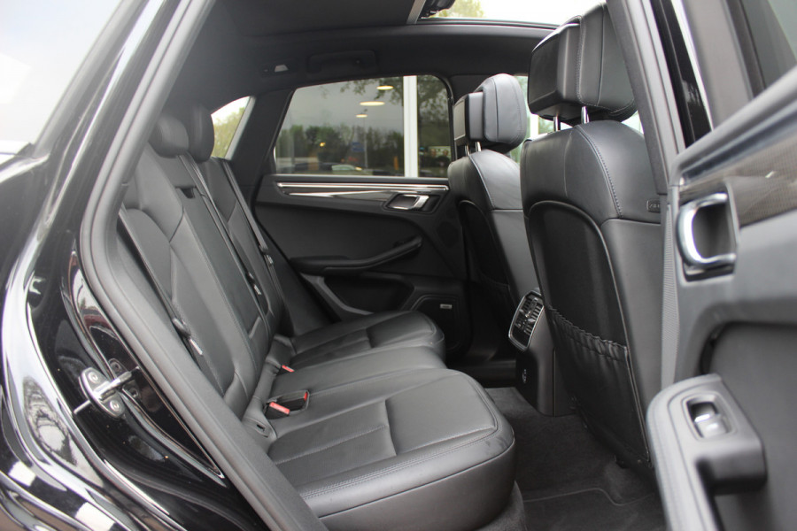 Porsche Macan 2.0 / Panoramadak / Camera / Carbon intr. / Matrix LED / Leder / 21'' / Sportchrono / Bose / CarPlay / Stoelventilatie+Verwarming / Stuurverwarming / Dodehoek / DAB / ACC
