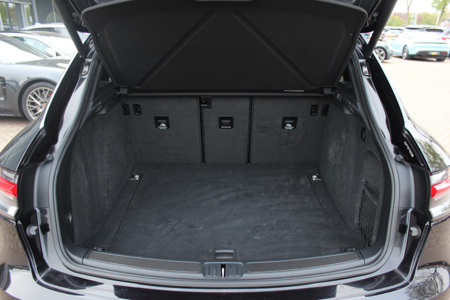 Porsche Macan 2.0 / Panoramadak / Camera / Carbon intr. / Matrix LED / Leder / 21'' / Sportchrono / Bose / CarPlay / Stoelventilatie+Verwarming / Stuurverwarming / Dodehoek / DAB / ACC