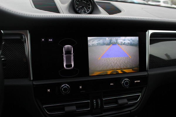 Porsche Macan 2.0 / Panoramadak / Camera / Carbon intr. / Matrix LED / Leder / 21'' / Sportchrono / Bose / CarPlay / Stoelventilatie+Verwarming / Stuurverwarming / Dodehoek / DAB / ACC