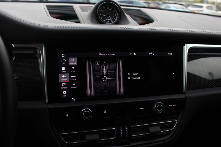 Porsche Macan 2.0 / Panoramadak / Camera / Carbon intr. / Matrix LED / Leder / 21'' / Sportchrono / Bose / CarPlay / Stoelventilatie+Verwarming / Stuurverwarming / Dodehoek / DAB / ACC