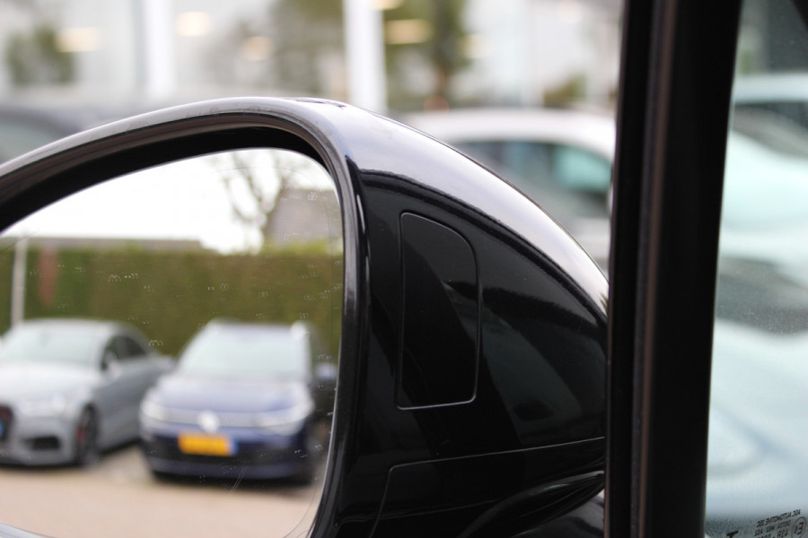 Porsche Macan 2.0 / Panoramadak / Camera / Carbon intr. / Matrix LED / Leder / 21'' / Sportchrono / Bose / CarPlay / Stoelventilatie+Verwarming / Stuurverwarming / Dodehoek / DAB / ACC