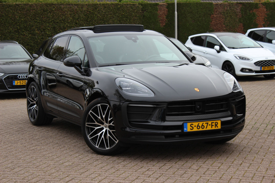 Porsche Macan 2.0 / Panoramadak / Camera / Carbon intr. / Matrix LED / Leder / 21'' / Sportchrono / Bose / CarPlay / Stoelventilatie+Verwarming / Stuurverwarming / Dodehoek / DAB / ACC