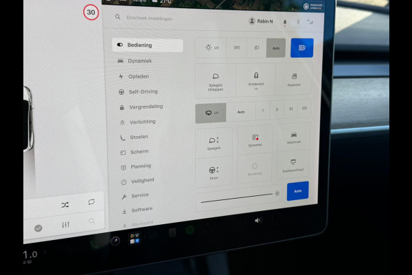 Tesla Model Y Long Range AWD 75 kWh, parelmoer wit, afneembare trekhaak, panoramadak, 1 e eigenaar, NL auto met nap