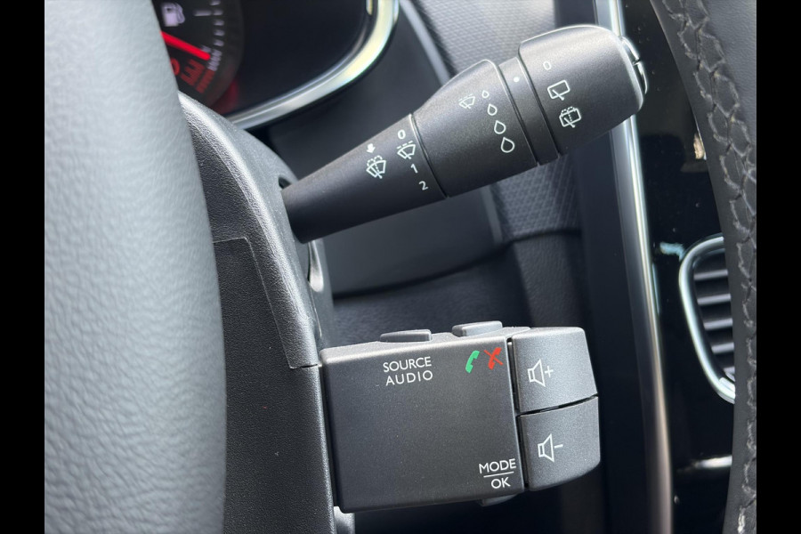 Renault Clio 0.9 TCe Limited 2e Eigenaar,Navi,Keyless.Airco,Cruise,Lm velgen,Pdc,N.A.P,Apk tot 04-2027