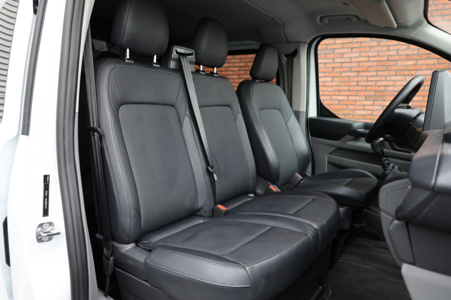Ford Transit Custom 2.0 TDCI L2H1 DC | DUBBEL CABINE | CARPLAY | NAVIGATIE | CAMERA | PDC V+A | TREKHAAK | LEDEREN BEKLEDING | EURO 6 | BPM VRIJ | 6-ZITTER | DEALER ONDERHOUDEN