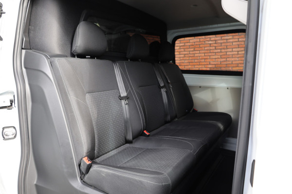 Ford Transit Custom 2.0 TDCI L2H1 DC | DUBBEL CABINE | CARPLAY | NAVIGATIE | CAMERA | PDC V+A | TREKHAAK | LEDEREN BEKLEDING | EURO 6 | BPM VRIJ | 6-ZITTER | DEALER ONDERHOUDEN