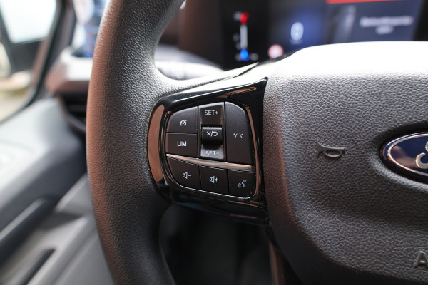 Ford Transit Custom 2.0 TDCI L2H1 DC | DUBBEL CABINE | BPM VRIJ | CARPLAY | NAVIGATIE | CAMERA | PDC V+A | TREKHAAK | LEDEREN BEKLEDING | EURO 6 | BPM VRIJ | 6-ZITTER | DEALER ONDERHOUDEN