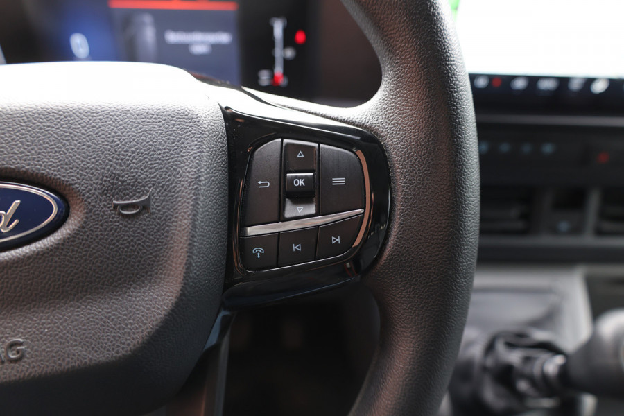 Ford Transit Custom 2.0 TDCI L2H1 DC | DUBBEL CABINE | BPM VRIJ | CARPLAY | NAVIGATIE | CAMERA | PDC V+A | TREKHAAK | LEDEREN BEKLEDING | EURO 6 | BPM VRIJ | 6-ZITTER | DEALER ONDERHOUDEN