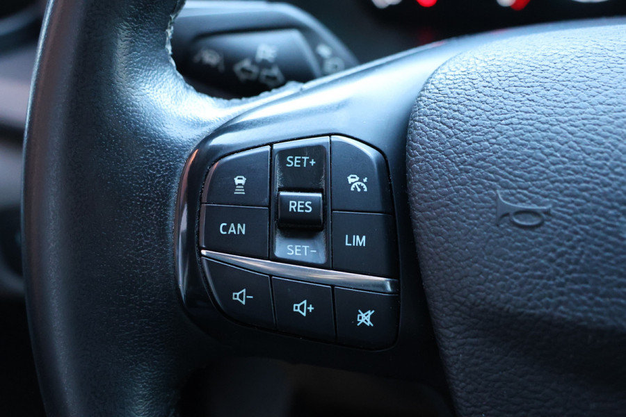 Ford Transit Custom 320 2.0 TDCI 170 PK L2H1 Limited DC | Dubbel cabine | ACC | Blind Spot | Elek stoelen | CarPlay | Camera | Navigatie | Trekhaak | DAB | PDC V+A | MF Stuur | 5-Zitter | Nieuwe APK | Dealer onderhouden | NAP Logisch | NL Auto