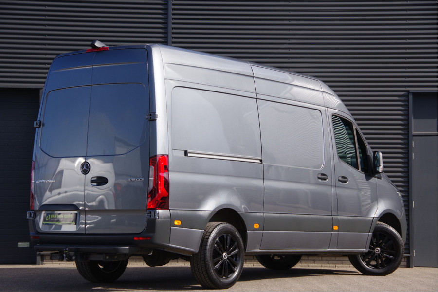 Mercedes-Benz Sprinter 319 3.0 CDI V6 L2H2 MARGE! AUT. LED, LEDER, MBUX 10'', STOELVERWARMING, TREKHAAK, CAMERA, CRUISE, LEDER STUUR, CLIMA