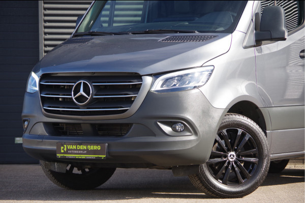 Mercedes-Benz Sprinter 319 3.0 CDI V6 L2H2 MARGE! AUT. LED, LEDER, MBUX 10'', STOELVERWARMING, TREKHAAK, CAMERA, CRUISE, LEDER STUUR, CLIMA