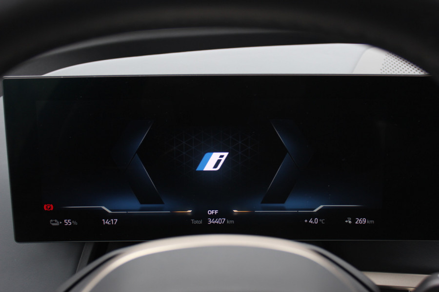 BMW iX xDrive50 High Executive 112 kWh / SOH 97,2% / Trekhaak / Panoramadak / Camera / Leder / 22'' / Luchtvering / Softclose / Harman Kardon / Apple CarPlay / Stoelverwarming / DAB / Dodehoek / ACC