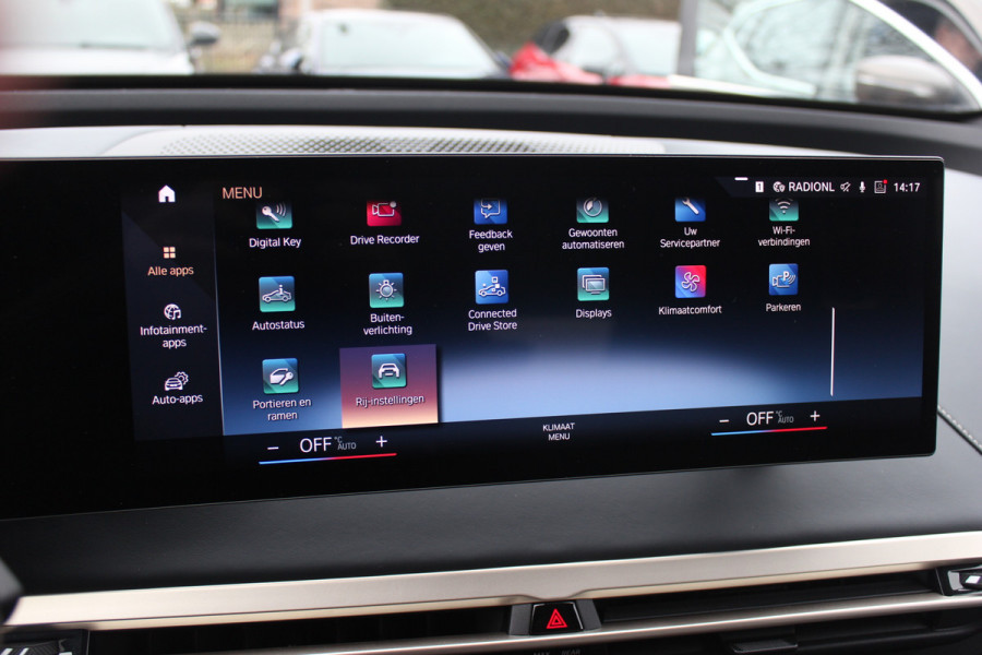 BMW iX xDrive50 High Executive 112 kWh / SOH 97,2% / Trekhaak / Panoramadak / Camera / Leder / 22'' / Luchtvering / Softclose / Harman Kardon / Apple CarPlay / Stoelverwarming / DAB / Dodehoek / ACC