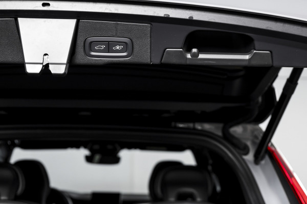 Volvo XC60 2.0 T6 Plug-in hybrid AWD Ultra Black Edition | S/K Panodak | Head-up | 360 Camera | Harman/Kardon | Dig. Cockpit | Adapt. Cruise | Stoel-+Stuurverw. | NAV+App.Connect | ECC | LM 21" | 1498