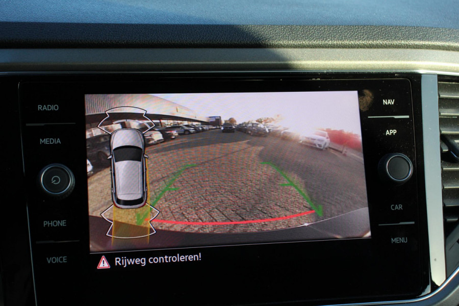 Volkswagen T-Roc 1.5 TSI 150pk DSG Style Team | Navigatie | Climate Control | DAB | Adaptive Cruise control | Elektrisch bedienbare achterklep |