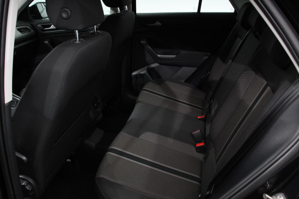 Volkswagen T-Roc 1.5 TSI 150pk DSG Style Team | Navigatie | Climate Control | DAB | Adaptive Cruise control | Elektrisch bedienbare achterklep |
