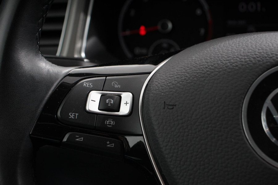 Volkswagen T-Roc 1.5 TSI 150pk DSG Style Team | Navigatie | Climate Control | DAB | Adaptive Cruise control | Elektrisch bedienbare achterklep |