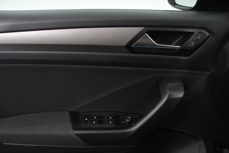 Volkswagen T-Roc 1.5 TSI 150pk DSG Style Team | Navigatie | Climate Control | DAB | Adaptive Cruise control | Elektrisch bedienbare achterklep |