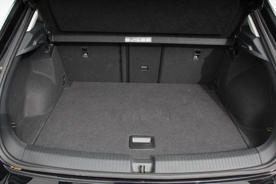 Volkswagen T-Roc 1.5 TSI 150pk DSG Style Team | Navigatie | Climate Control | DAB | Adaptive Cruise control | Elektrisch bedienbare achterklep |