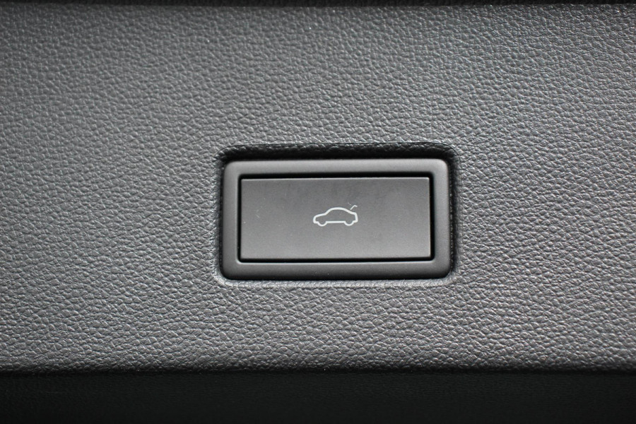 Volkswagen T-Roc 1.5 TSI 150pk DSG Style Team | Navigatie | Climate Control | DAB | Adaptive Cruise control | Elektrisch bedienbare achterklep |