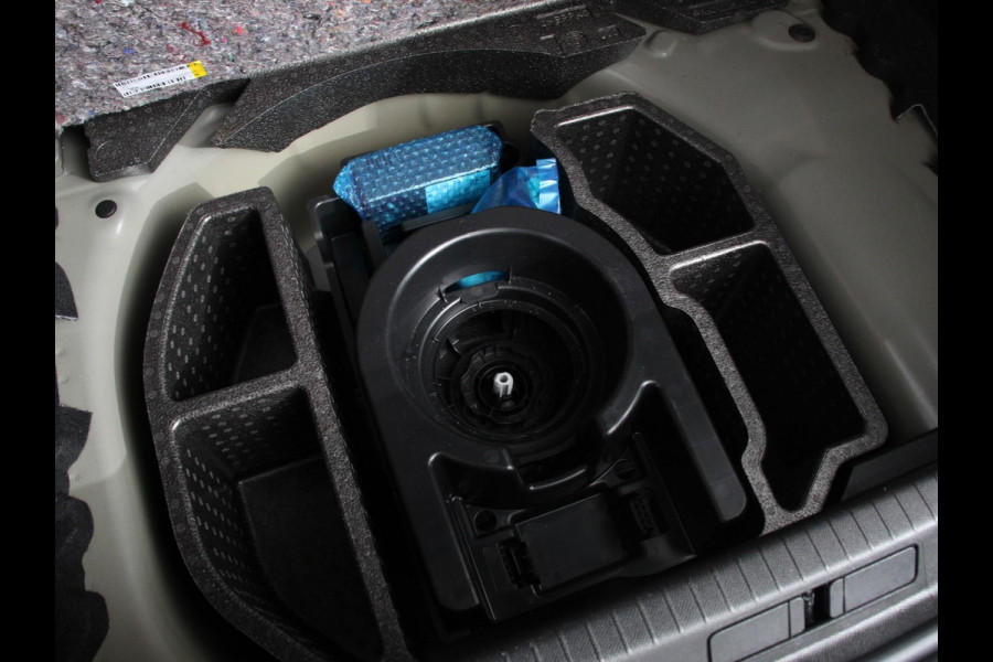 Peugeot 208 1.2 100pk Turbo Allure Pack Navigatie Camera Climate Control Digitale Cockpit Parkeer Sensoren Dab Led Lichtmetalen Velgen Cruise Control Led