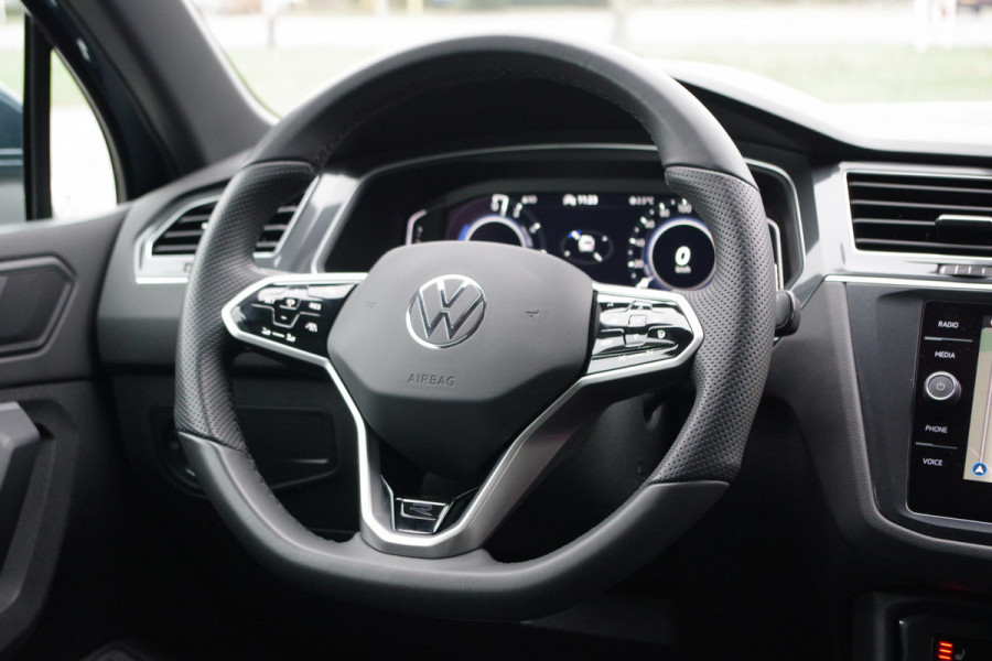 Volkswagen Tiguan 1.4 TSI eHybrid 245 PK R-Line BNS+, Panoramadak, Leder, Matrix-LED, Adap. Cruise Control