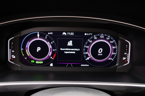 Volkswagen Tiguan 1.4 TSI eHybrid 245 PK R-Line BNS+, Panoramadak, Leder, Matrix-LED, Adap. Cruise Control
