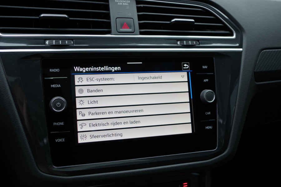 Volkswagen Tiguan 1.4 TSI eHybrid 245 PK R-Line BNS+, Panoramadak, Leder, Matrix-LED, Adap. Cruise Control